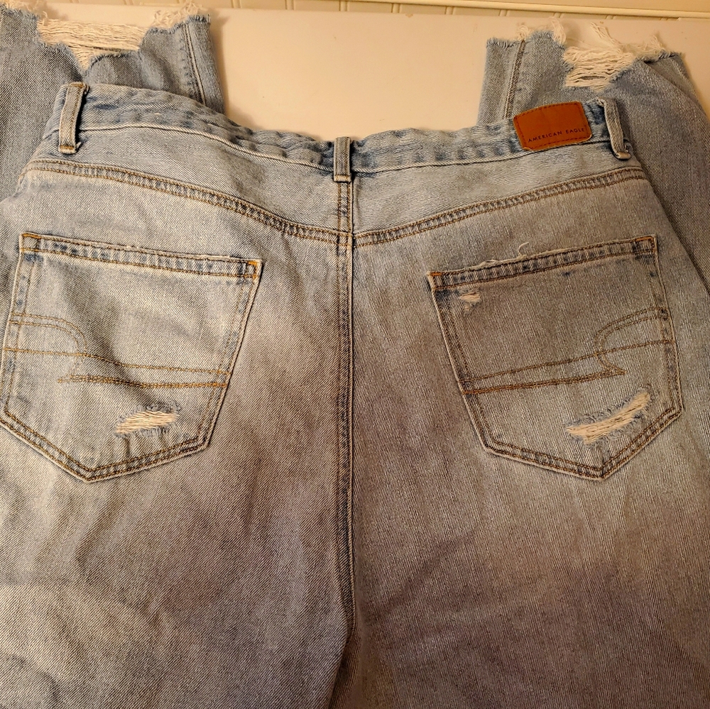 American Eagle Curvy Mom jeans
